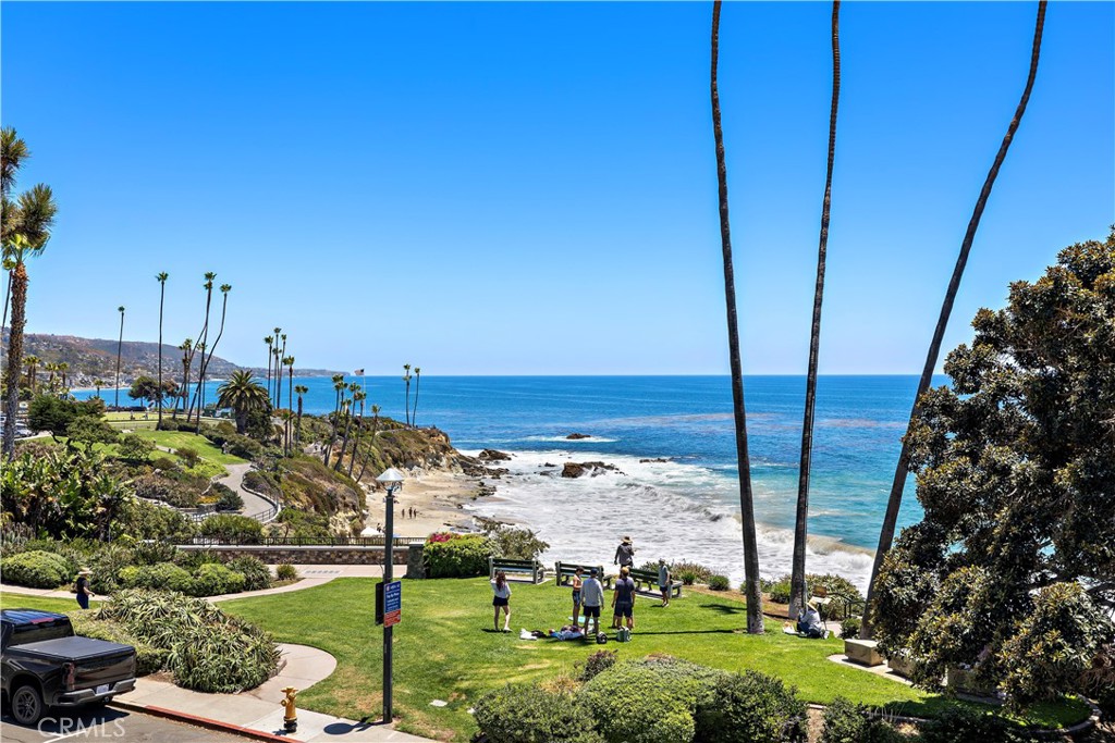 594 Cliff Drive