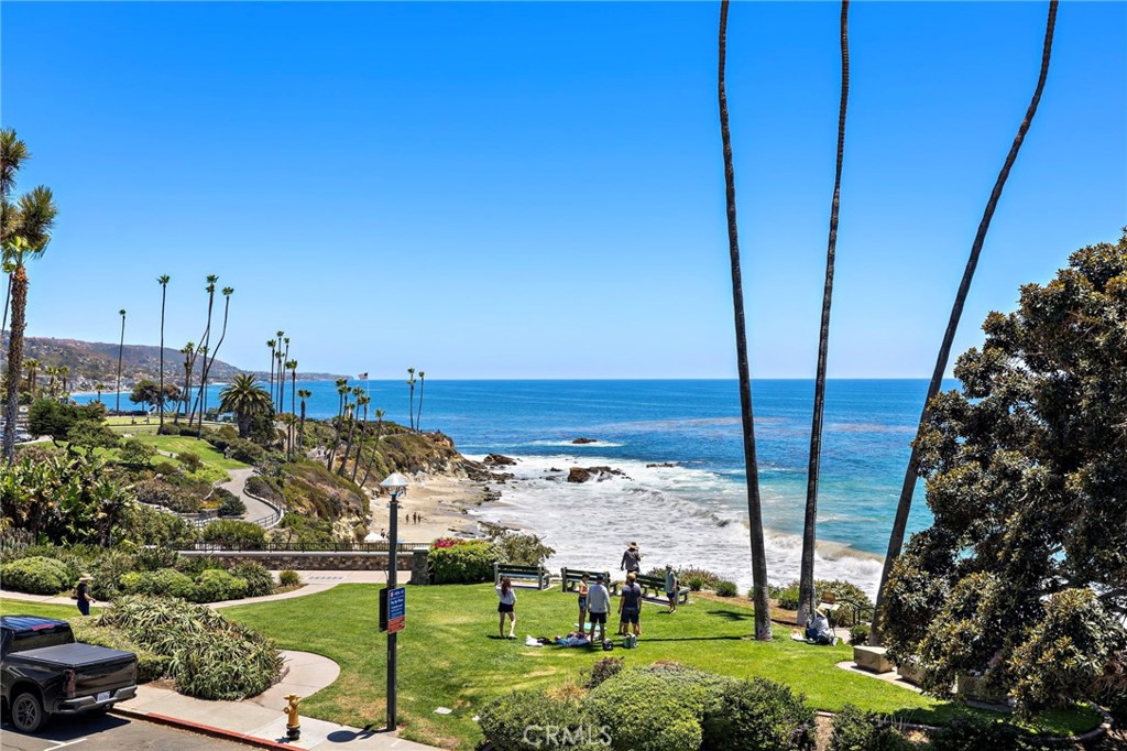 594 Cliff Drive