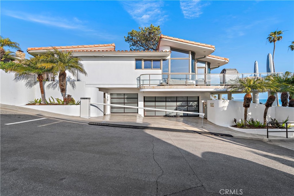594 Cliff Drive