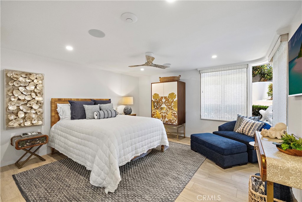 594 Cliff Drive
