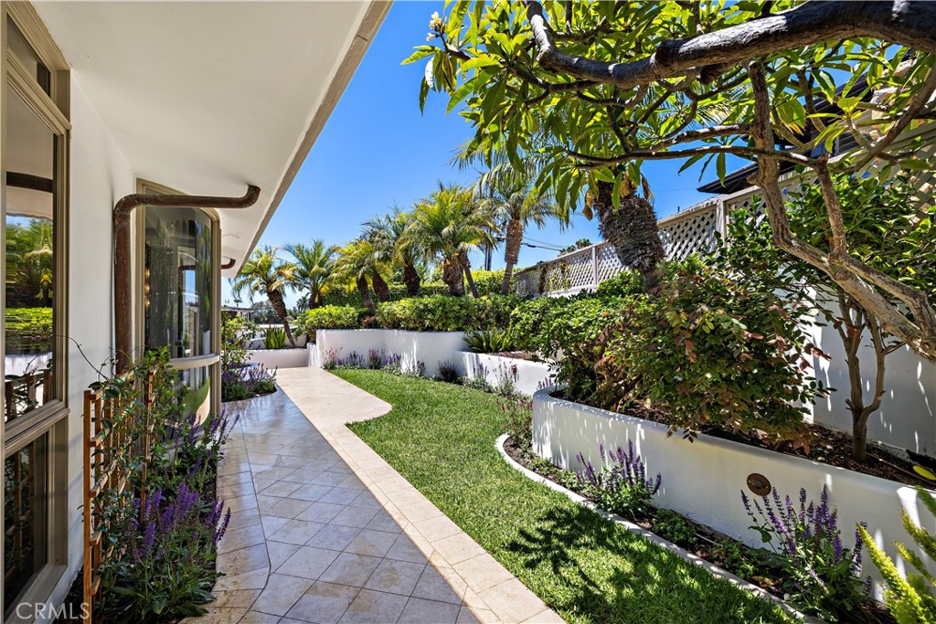 594 Cliff Drive