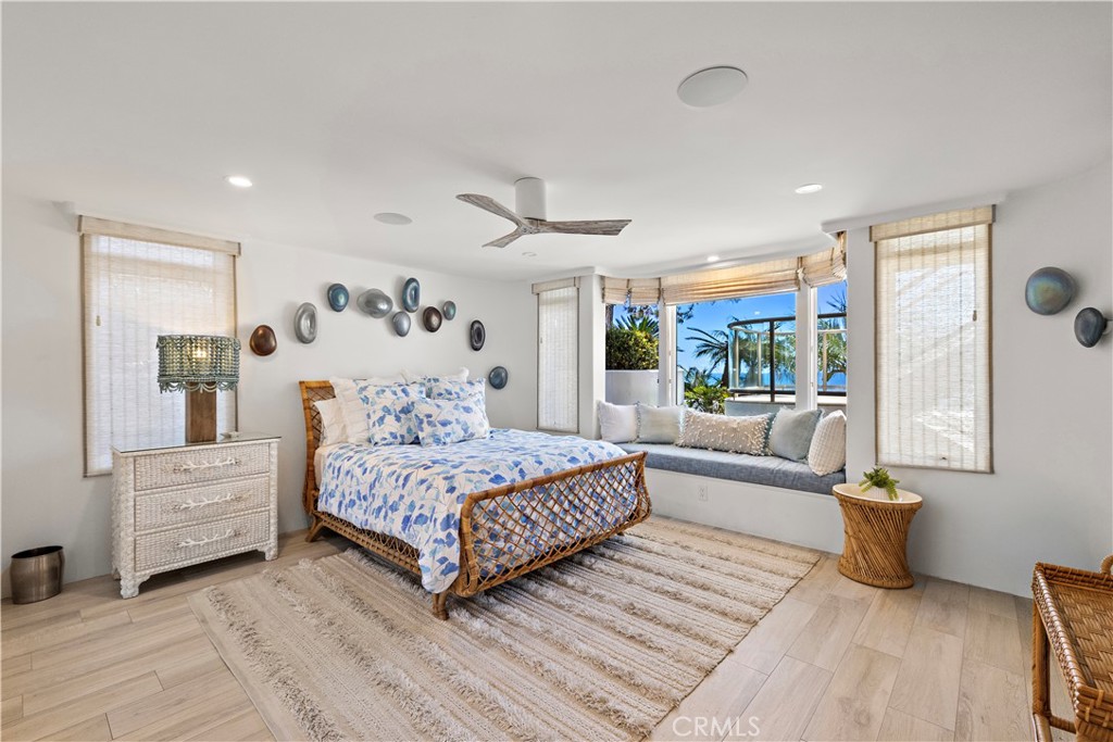 594 Cliff Drive