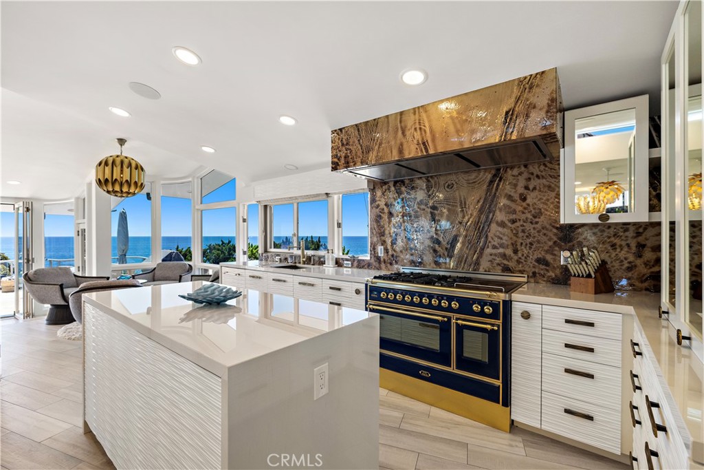 594 Cliff Drive