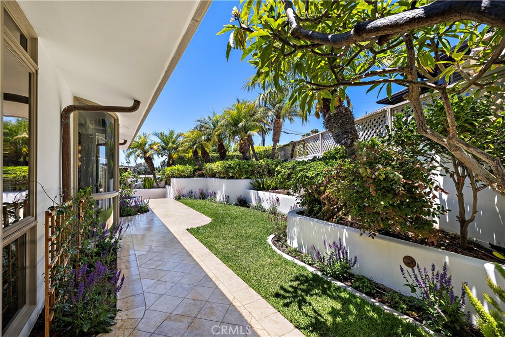 594 Cliff Drive