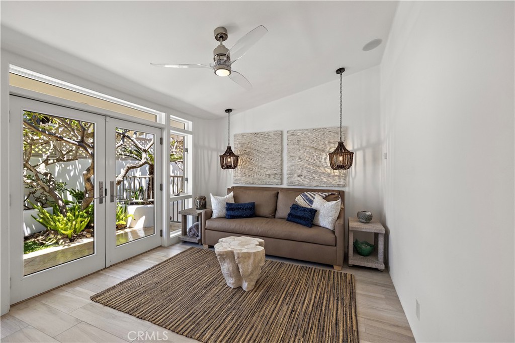 594 Cliff Drive