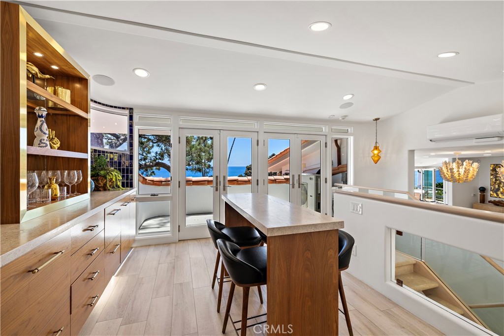 594 Cliff Drive