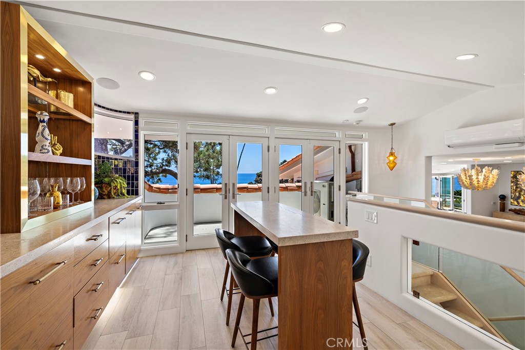 594 Cliff Drive