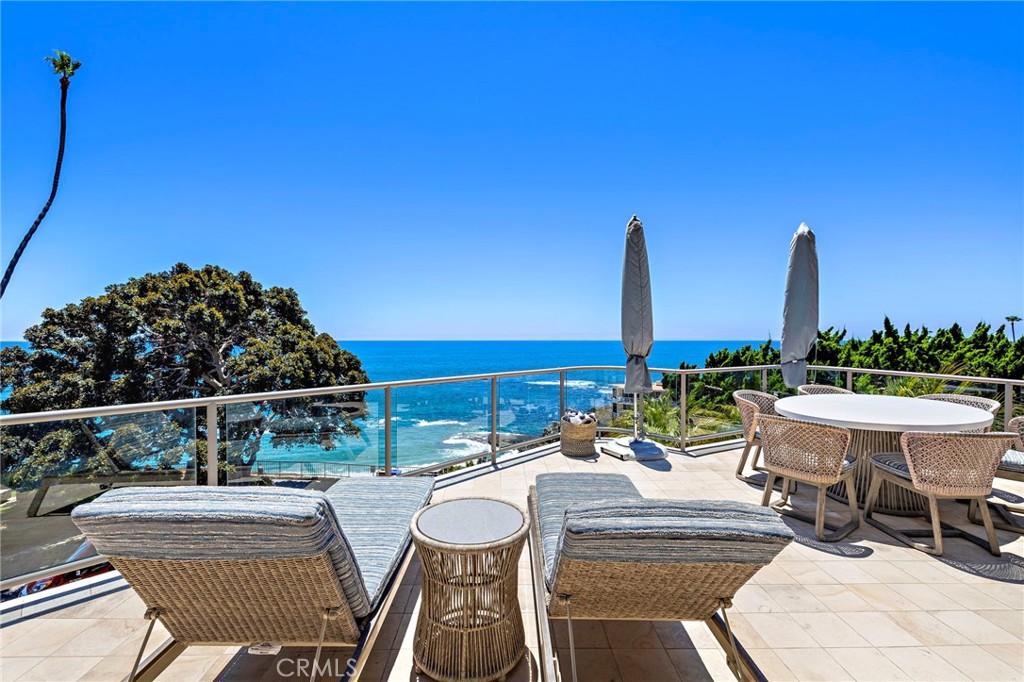 594 Cliff Drive