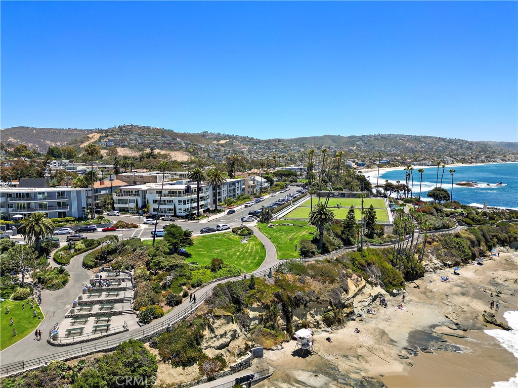 594 Cliff Drive