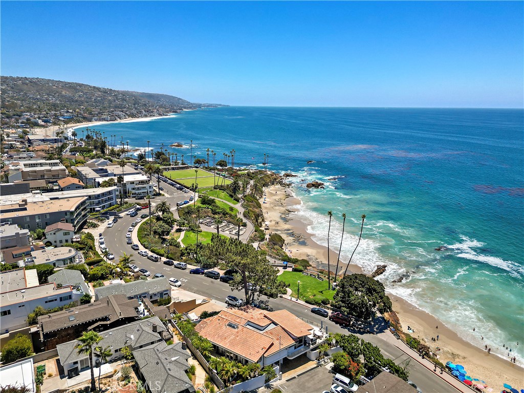 594 Cliff Drive