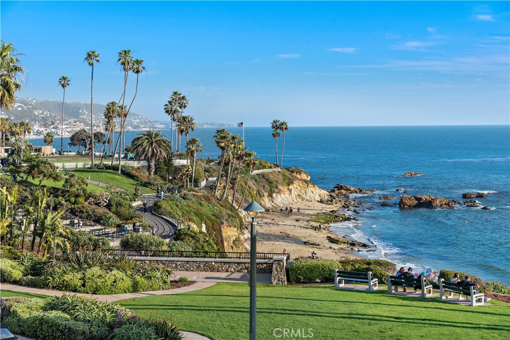 594 Cliff Drive