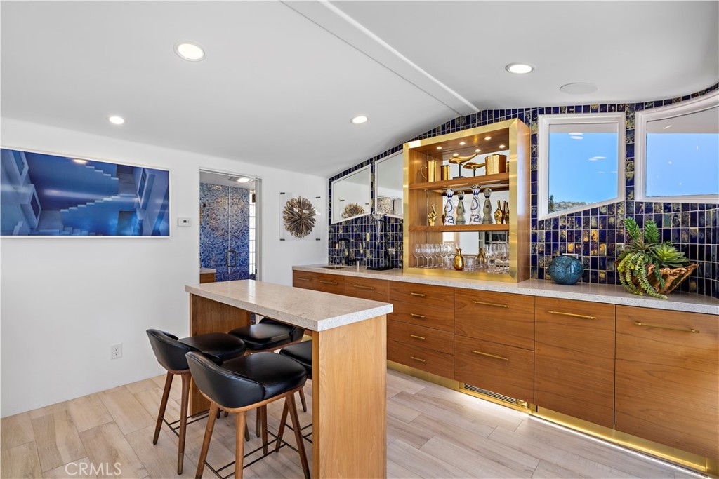 594 Cliff Drive