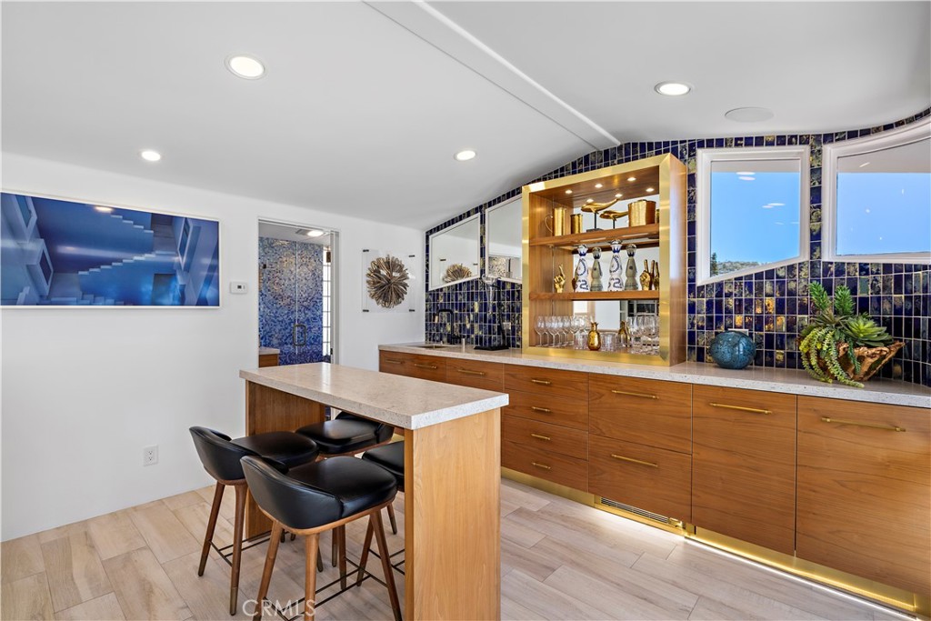 594 Cliff Drive