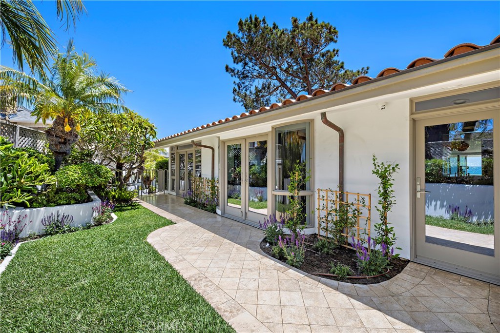 594 Cliff Drive