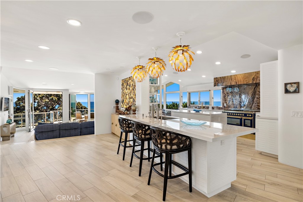 594 Cliff Drive