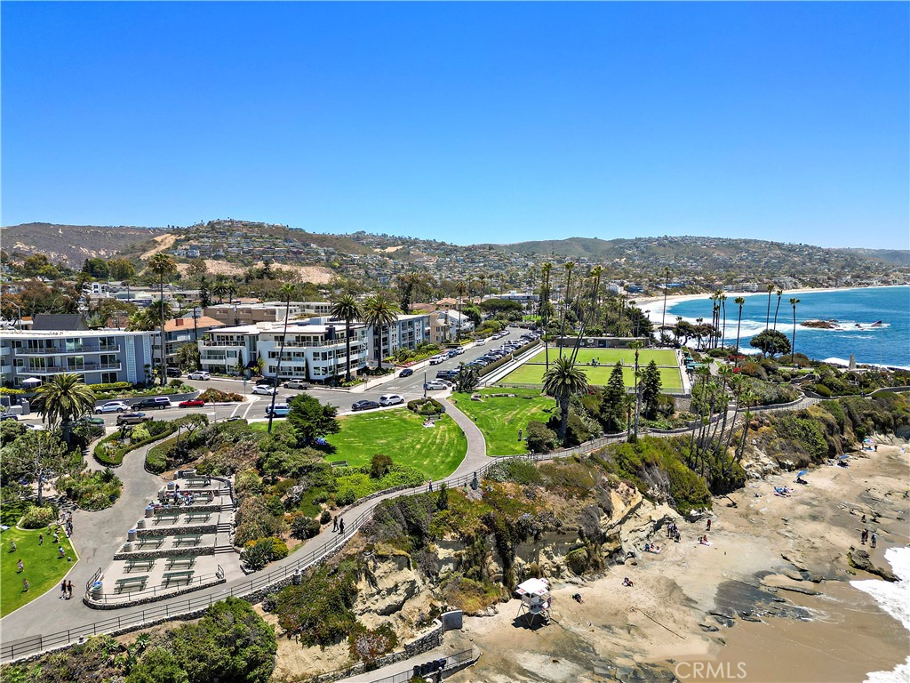 594 Cliff Drive