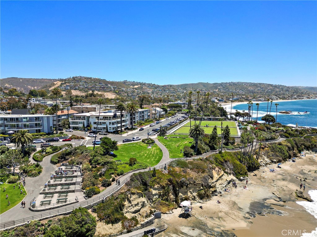 594 Cliff Drive