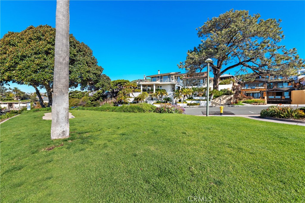 594 Cliff Drive