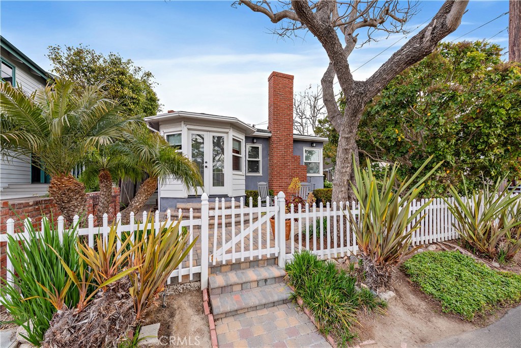 1466 Randall Way