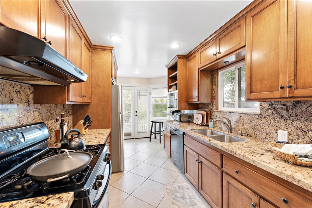1466 Randall Way