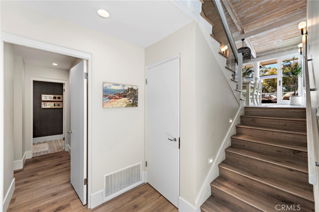201 Nyes Place