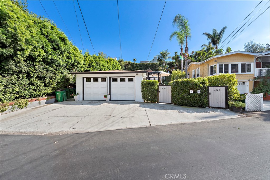 637 Saint Anns Drive