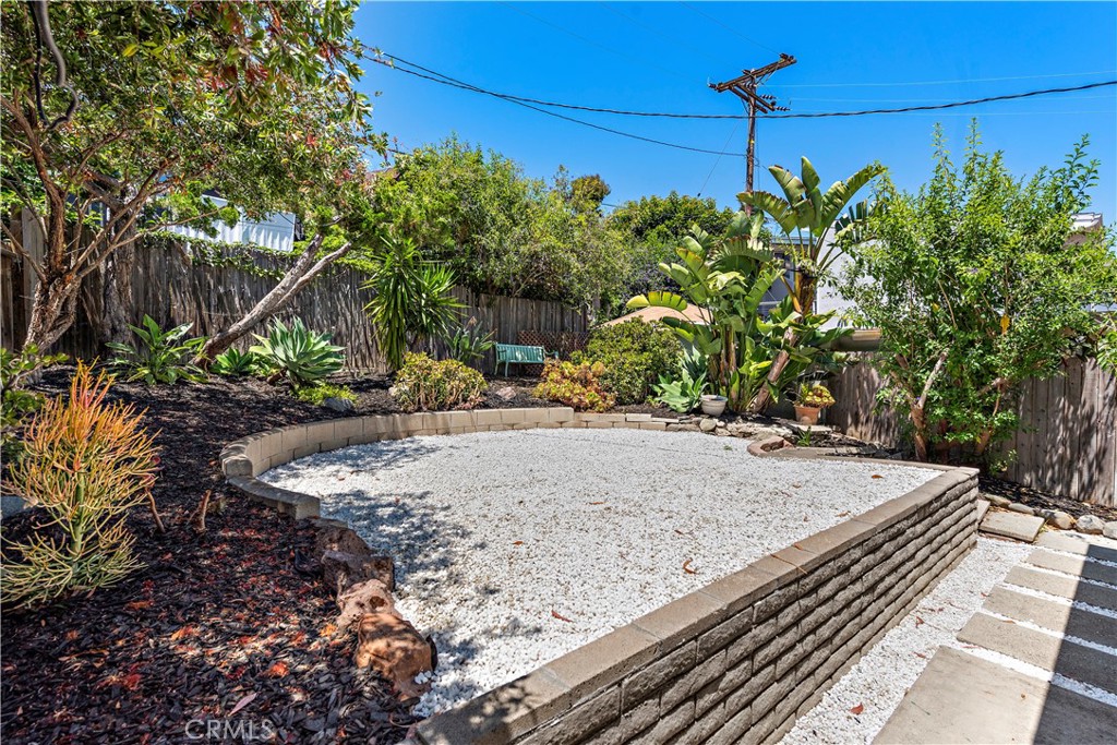 1435 Bluebird Canyon Drive
