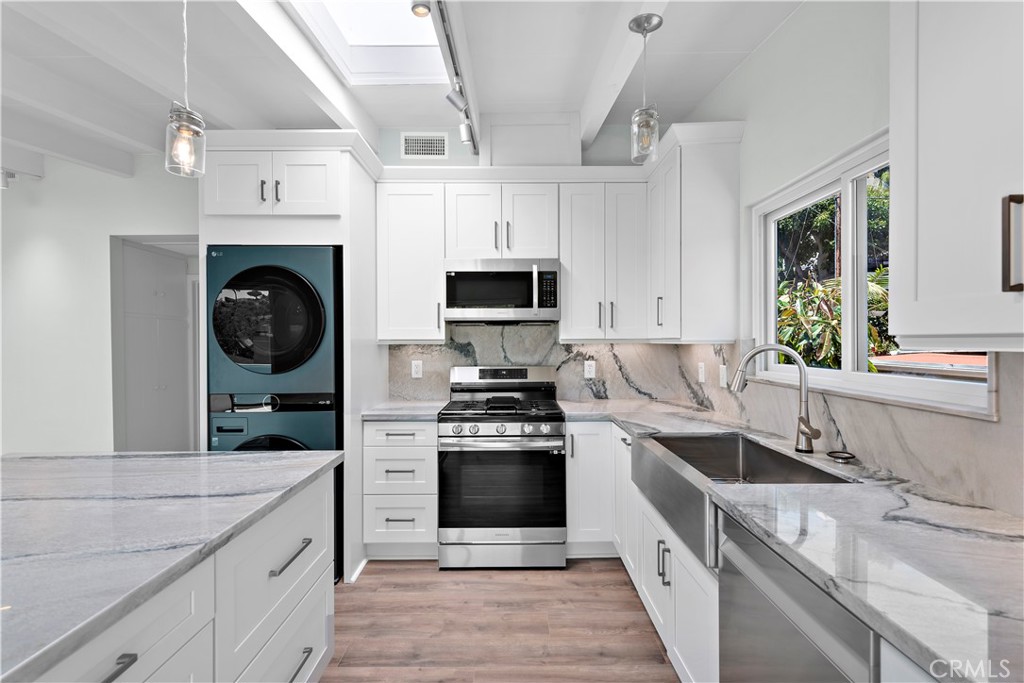1435 Bluebird Canyon Drive