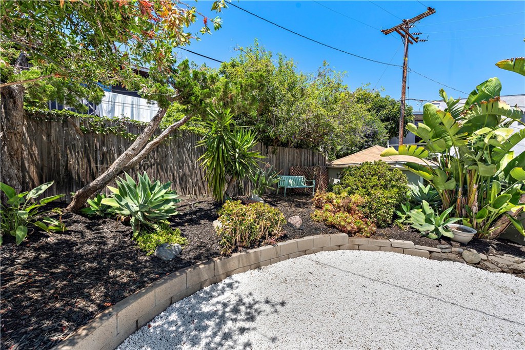 1435 Bluebird Canyon Drive