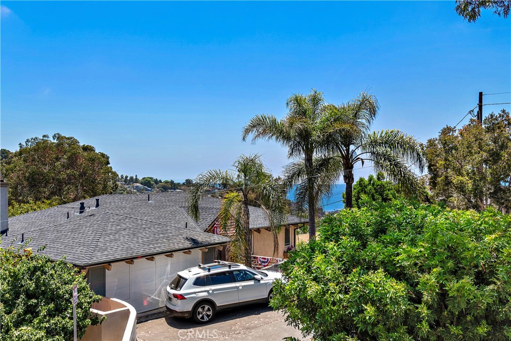 1435 Bluebird Canyon Drive