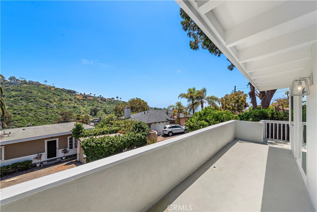 1435 Bluebird Canyon Drive