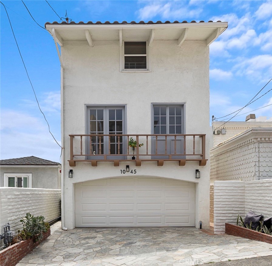 1045 Gaviota Drive B