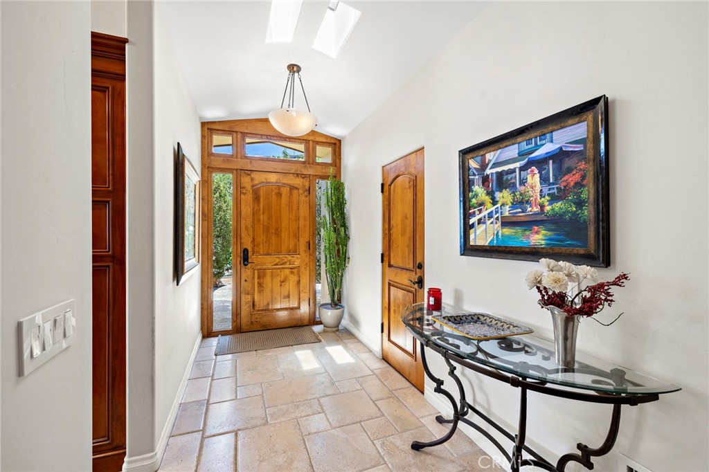 1106 Skyline Drive 1
