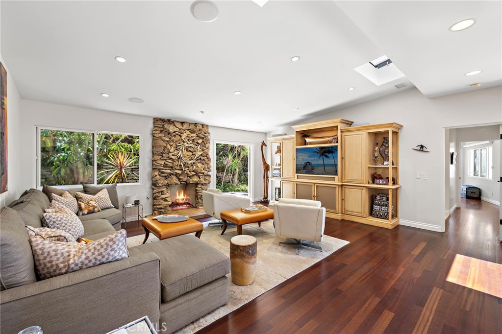 1106 Skyline Drive 1