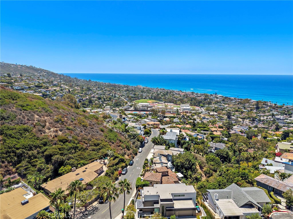 1106 Skyline Drive 1
