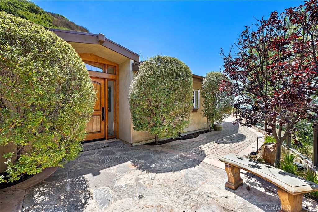 1106 Skyline Drive 1