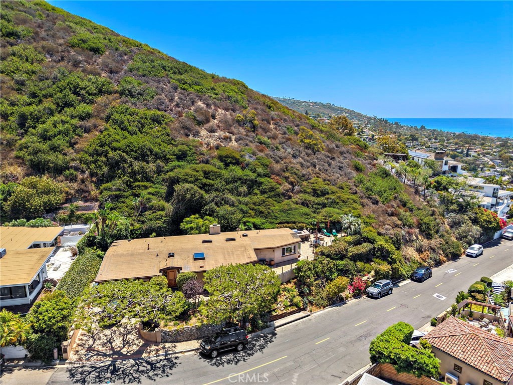 1106 Skyline Drive 1