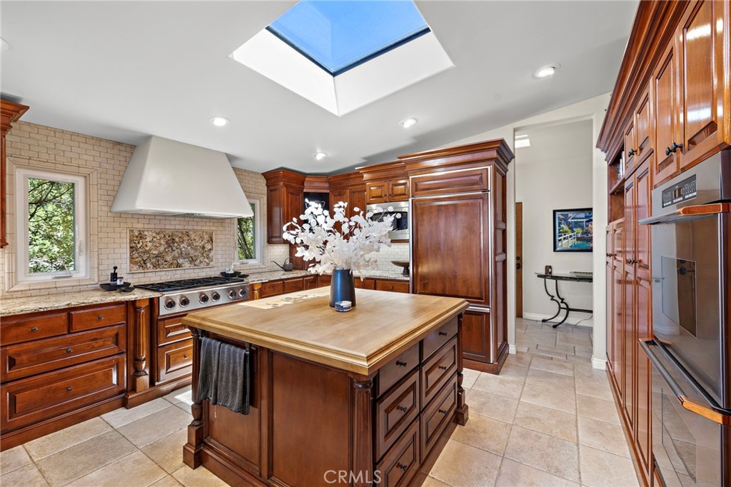 1106 Skyline Drive 1