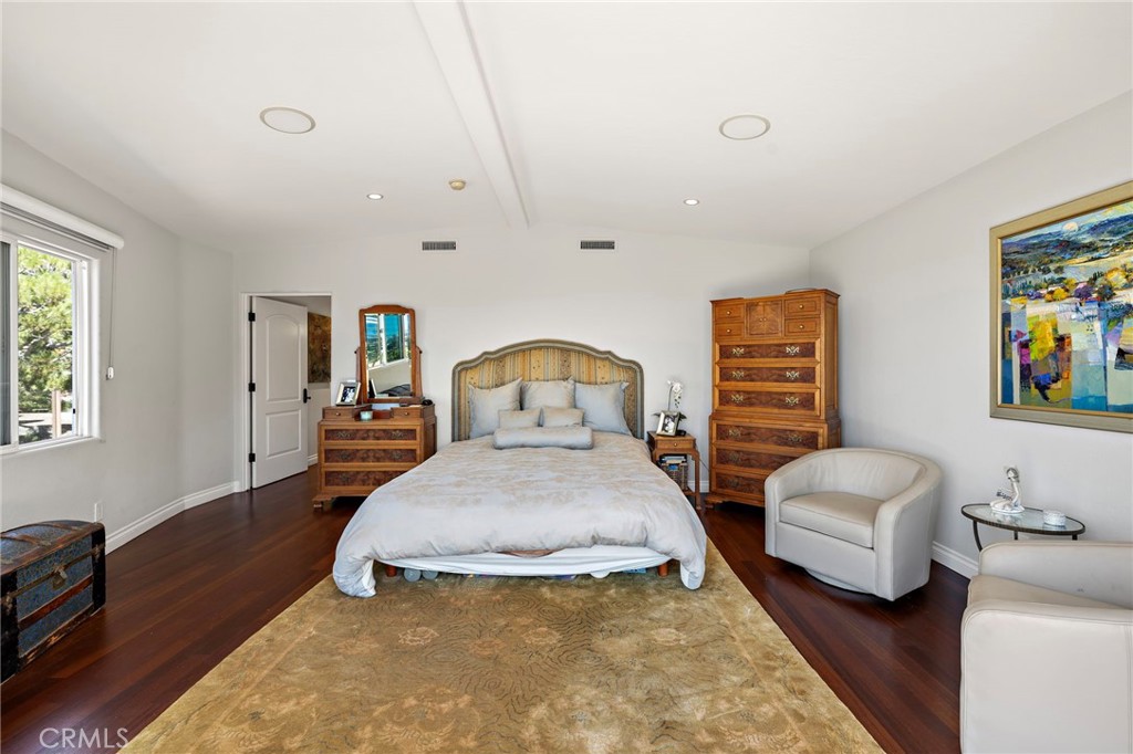 1106 Skyline Drive 1