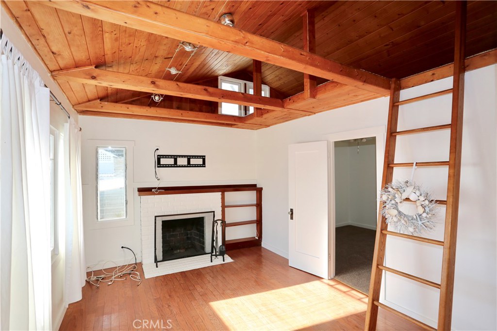426 Aster Street B back