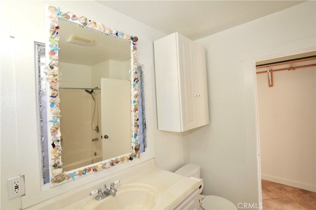 426 Aster Street B back