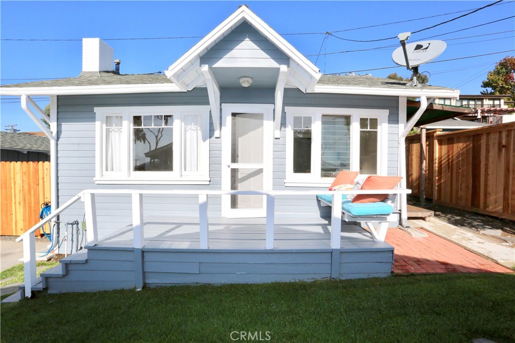 426 Aster Street B back