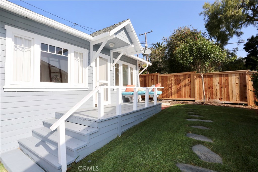 426 Aster Street B back