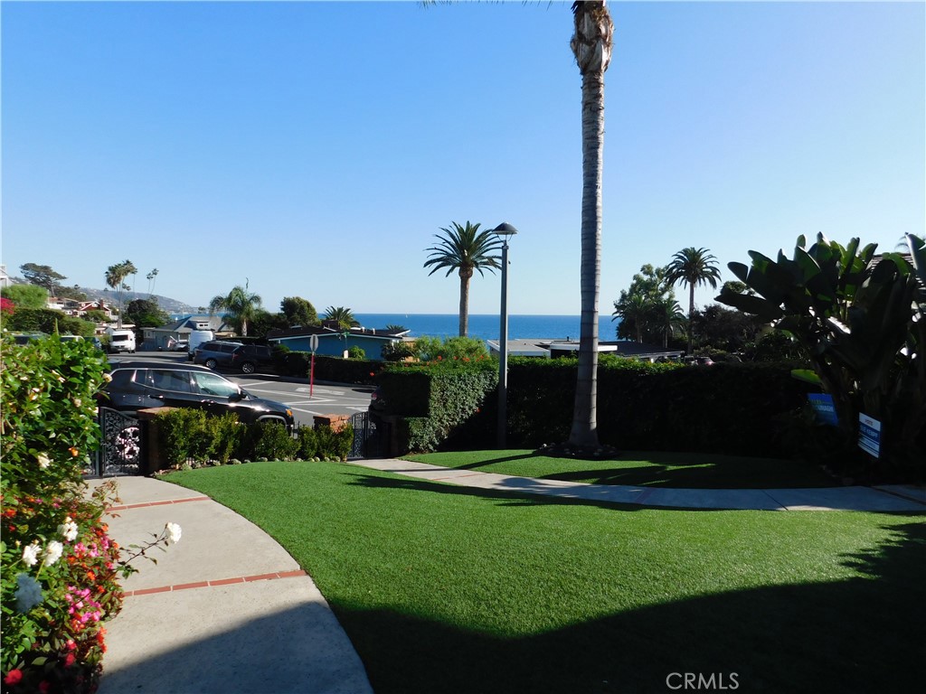 814 Cliff Drive