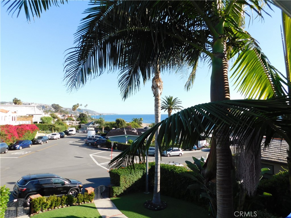 814 Cliff Drive