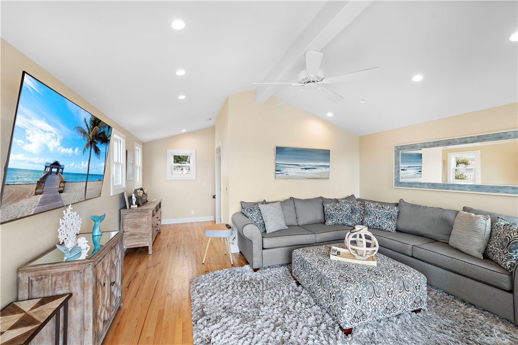 1155 Catalina