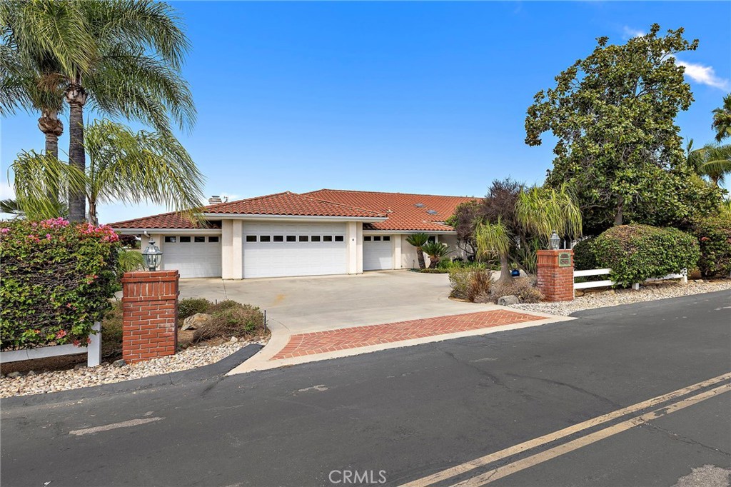 647 tumble creek Lane