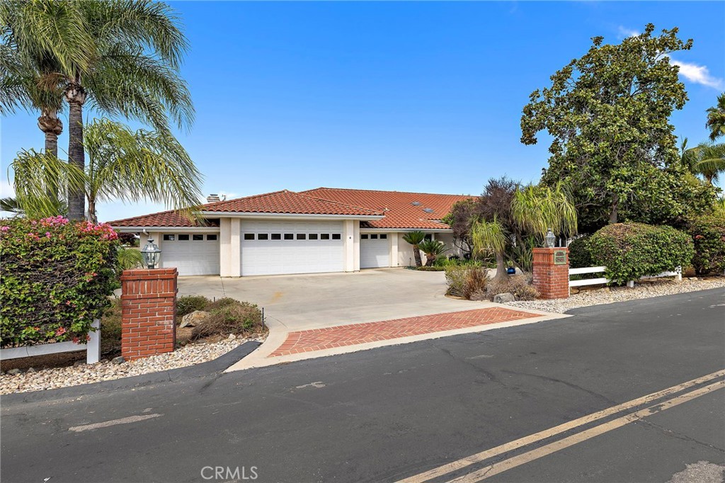 647 tumble creek Lane