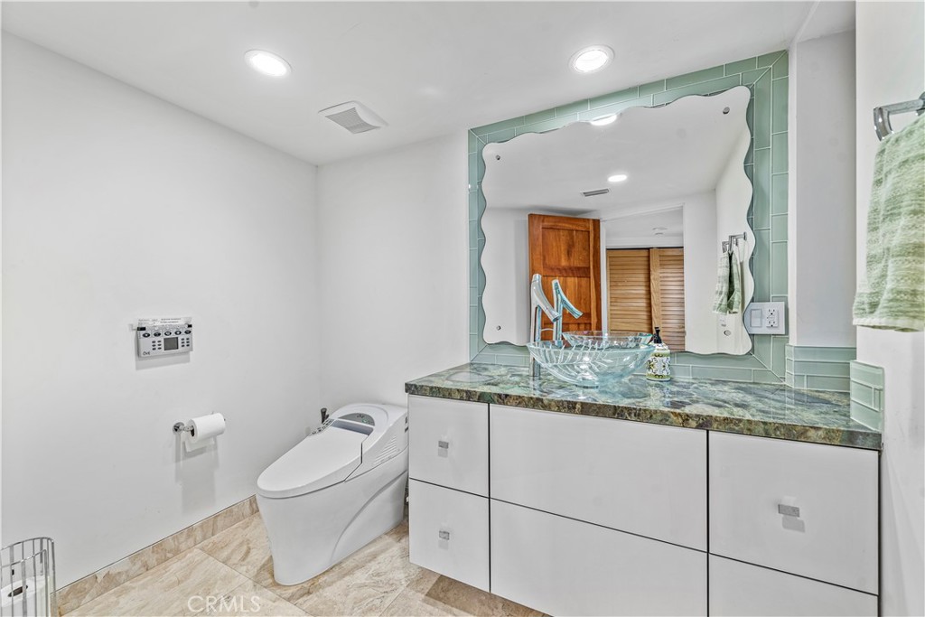 1005 Madison Place