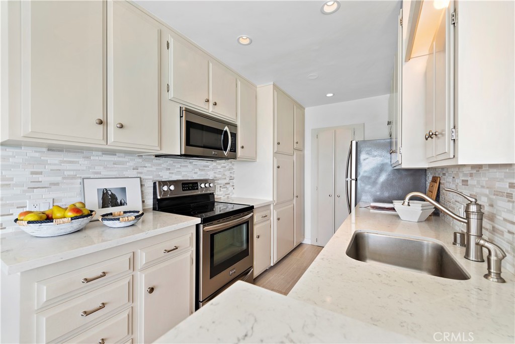 31561 Table Rock Drive 208